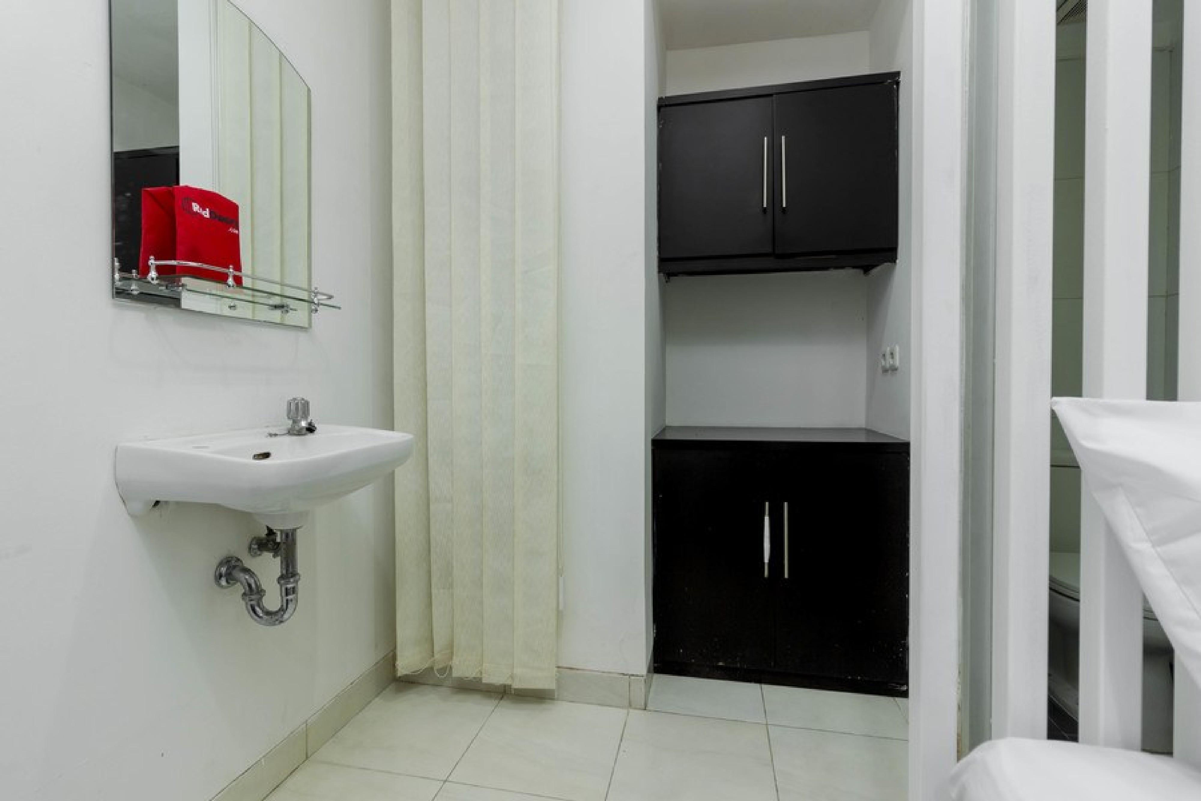 Reddoorz Plus @ Pasar Baru Jakarta Extérieur photo